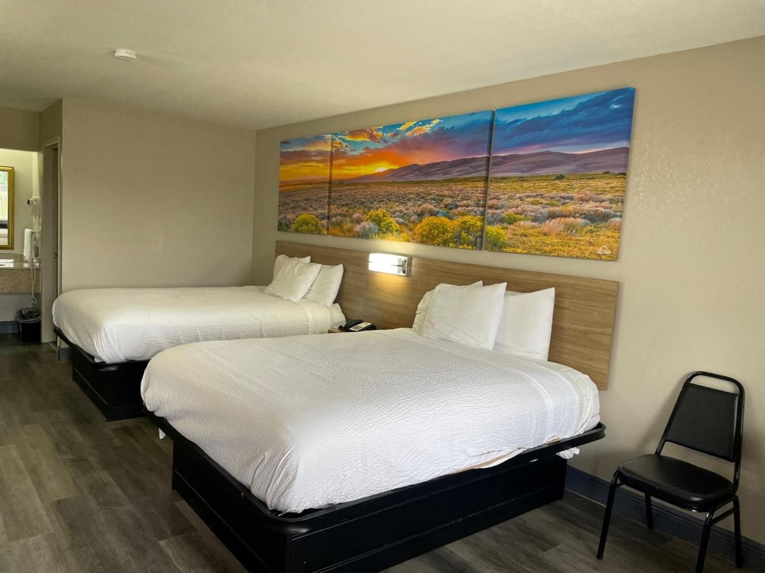 Days Inn By Wyndham San Antonio Southeast Frost Bank Center Екстериор снимка